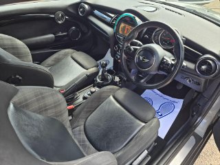 /photos/11640/22927725-e132-48a2-a623-92bb1aad739a_i320x240.jpg